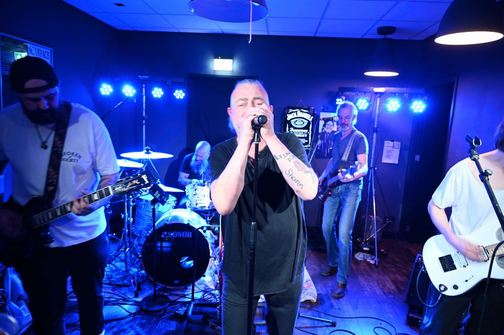 ../Images/10 jaar Ro's Barbershop 359.jpg